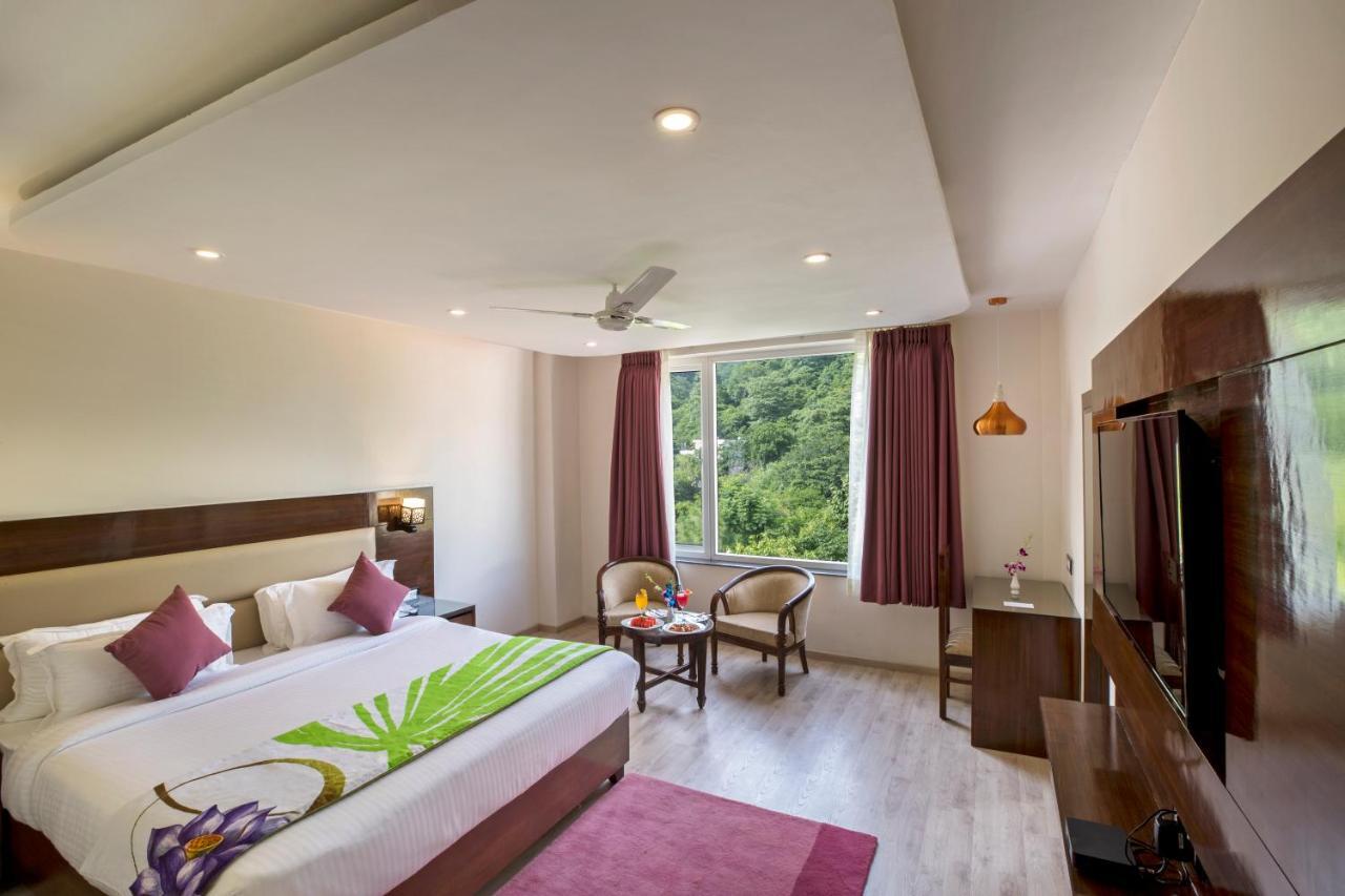 Regenta Inn On The Ganges Rishīkesh Esterno foto